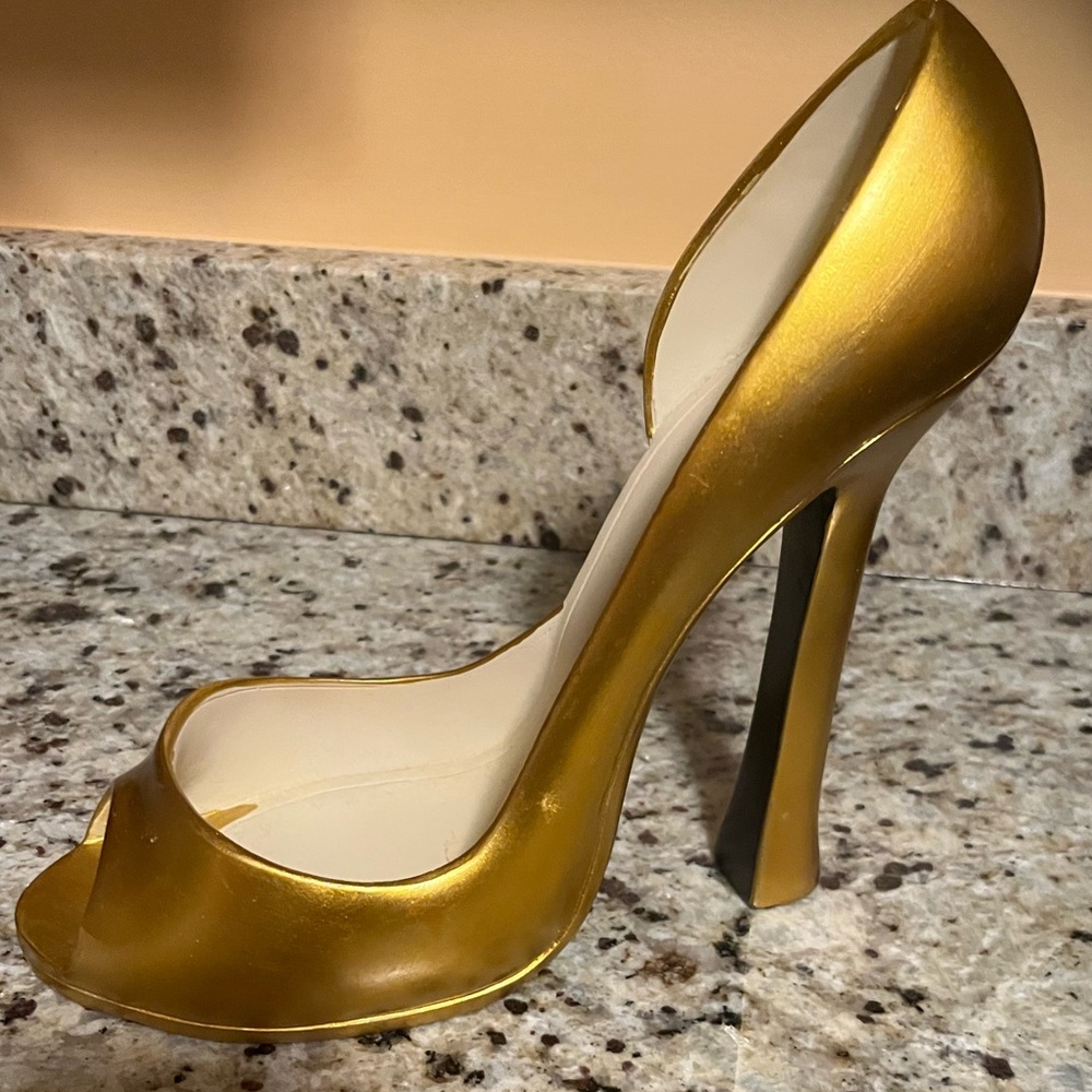 Decorative “Shoe” Wine Rack